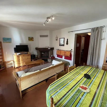 Chalet Familial Avec Jardin, Pres Des Pistes Et Commerces, Balcons Fermes, Cheminee, Navette Gratuite - Fr-1-787-33 * Laveissière